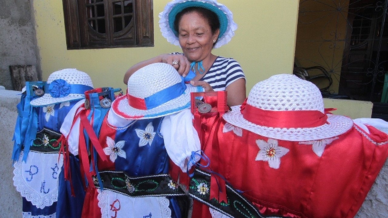 Nova mestra do Patrimônio Vivo mantém tradição há 20 anos