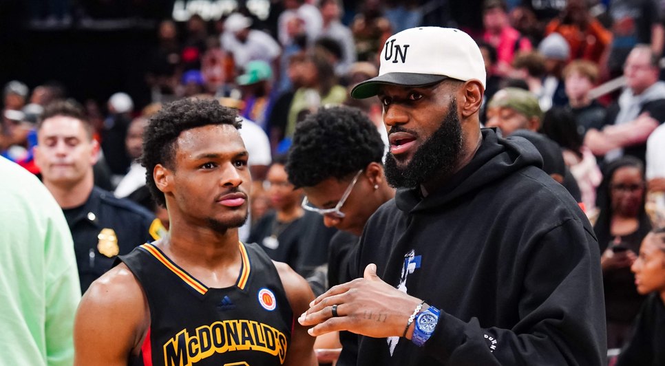 lebron-james-e-seu-filho-bronny-1687966944565_v2_4x3