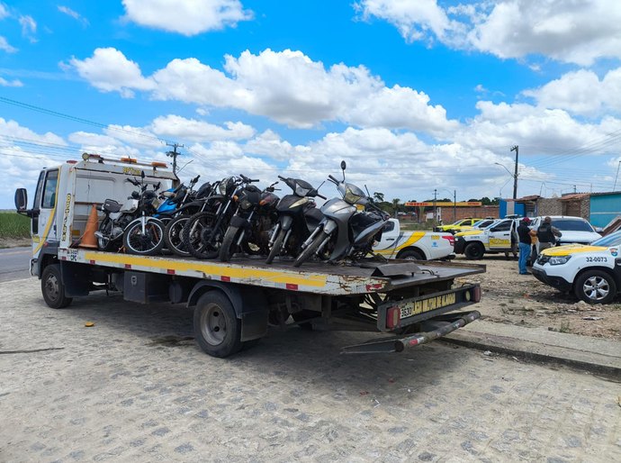 Polícia Militar apreende entorpecentes e dez motocicletas irregulares em ações no interior