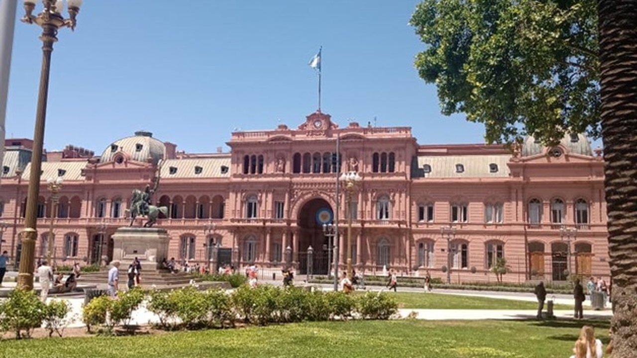 Governo argentino fecha acordo com supermercados para limitar aumentos em 5% ao mês