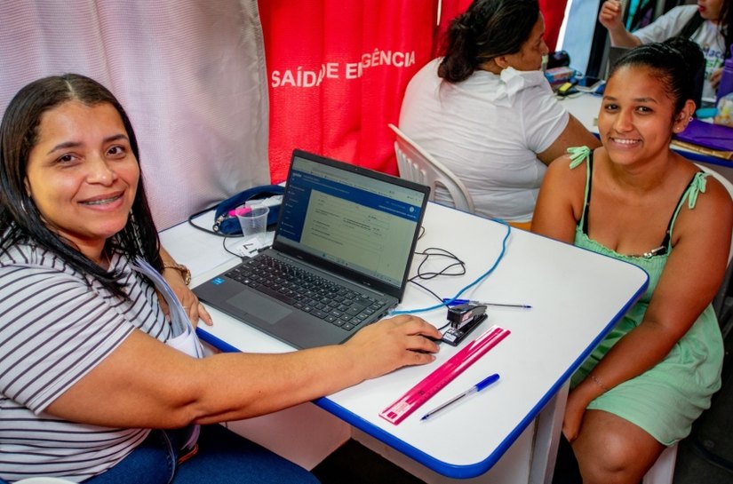 Moradores do Benedito Bentes são beneficiados com serviços itinerantes da Assistência Social