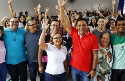 Júlio Cezar se reúne com estudantes que integram Caminhos da Universidade e visita cursinho preparatório para Ifal