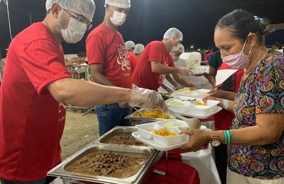 Pilarenses celebram o Natal com grande ceia e sorteio de prêmios  