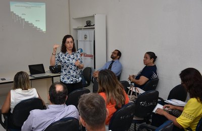 Secretaria de Saúde de Maceió capacita médicos para atuação com população idosa 