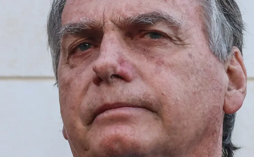 O que significa 'selva', saudação militar usada por Bolsonaro em mensagem com Cid sobre venda de joias