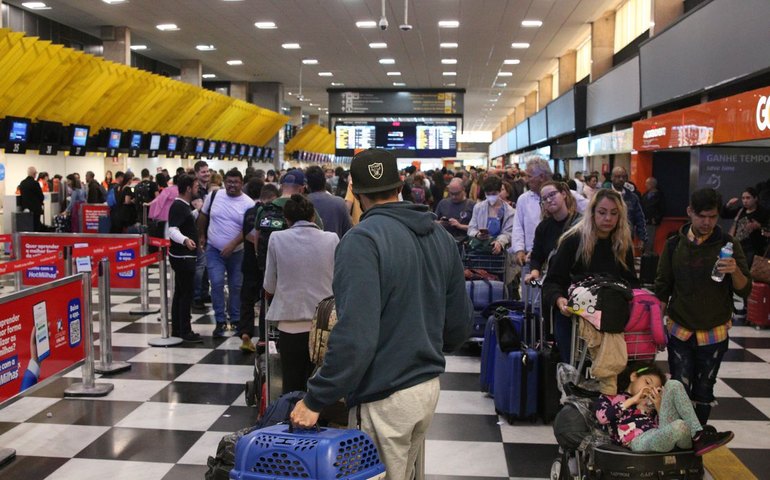 Aeroportos de SP têm 9 voos arremetidos por ventania oriunda de ciclone no Sul