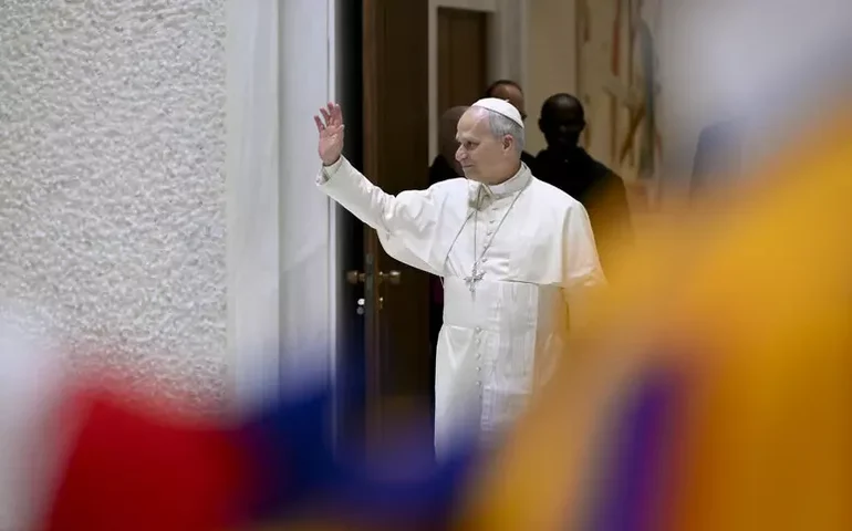 Fiéis não devem se focar em 'sucesso' e 'carreira', diz Papa