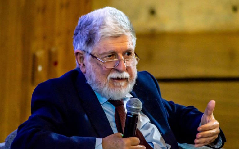 Amorim alerta para riscos de conflito e defende papel do Brasil em diálogo sobre o Irã