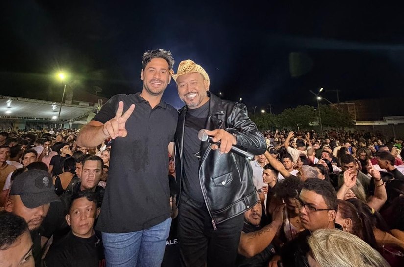 Santana do Mundaú: Procissão e shows artísticos marcam encerramento da festa de Santa Ana