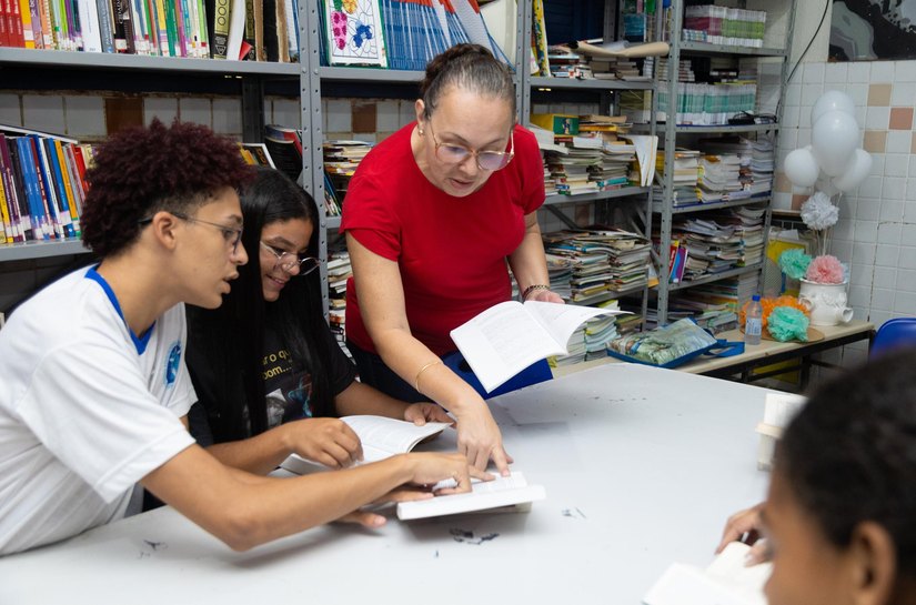 Matrículas para vagas remanescentes da Educação de Jovens e Adultos se encerram nesta sexta