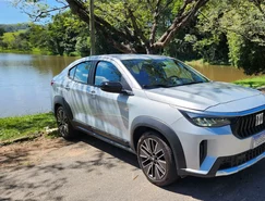 Fiat Fastback 2026 aposta na eletrificação leve para crescer no mercado - Divulgação (16).jpeg 