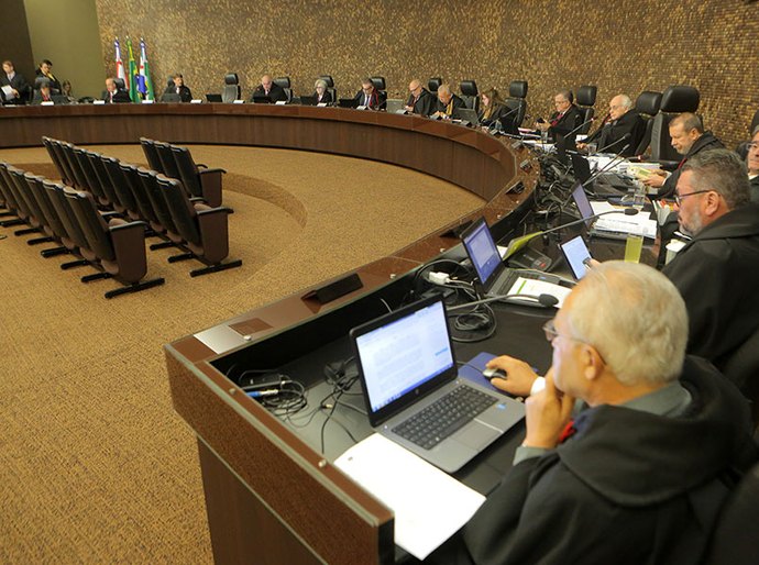 ﻿Lei municipal que prevê apreensão por transporte irregular é inconstitucional