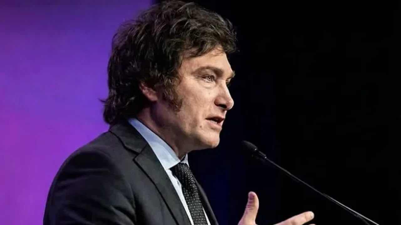 Chefe de Gabinete de Milei renuncia após escândalo por enriquecimento ilícito