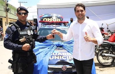 Prefeito de Santana do Mundaú entrega sede, viatura e equipamentos para a guarda municipal