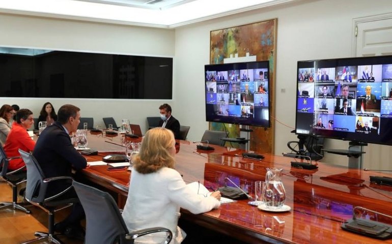 Sem Brasil, países latinos se reúnem para discutir como superar crise