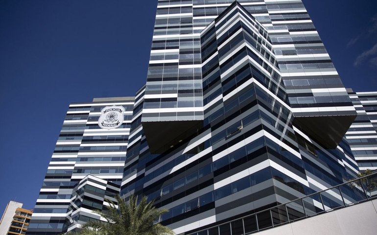 PF intima Bolsonaro, Michelle, Wassef e Mauro Cid para depoimentos simultâneos