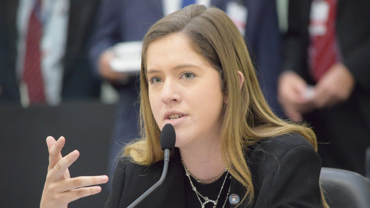 Deputada Cibele Moura é relatora do projeto que vai garantir auxílio a alunos para comprar merenda durante pandemia