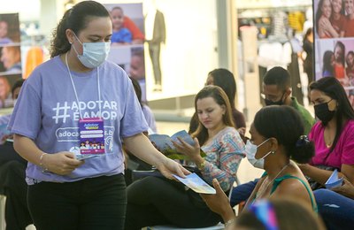 Preparo psicológico é essencial durante o processo de adoção, diz psicóloga