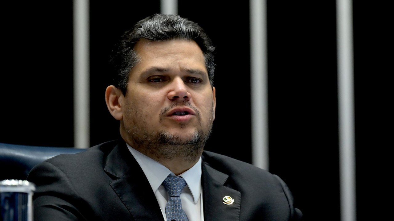 Davi Alcolumbre afirma que votação pelo fim da 6 x 1 acontecerá após as eleições