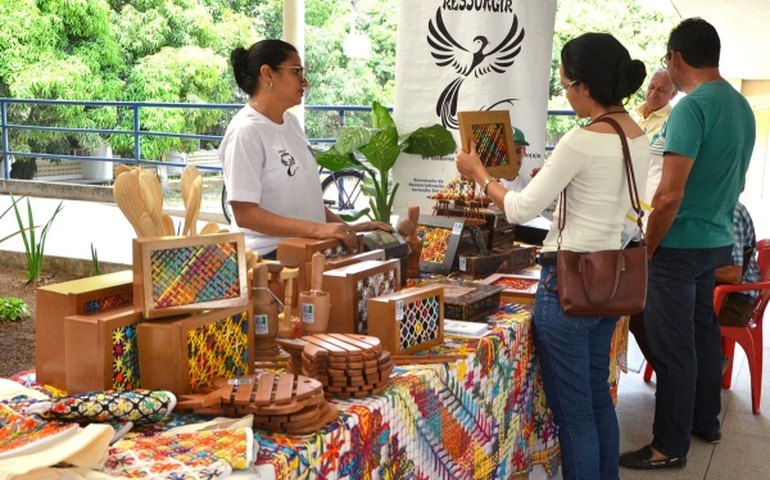 Produtos da Fábrica de Esperança voltam ser comercializados na Orla da Ponta Verde