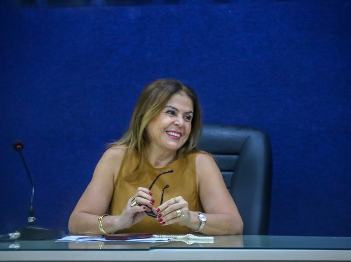 Professores da rede pública detentores de dois vínculos com o município passam a poder unificar matrículas