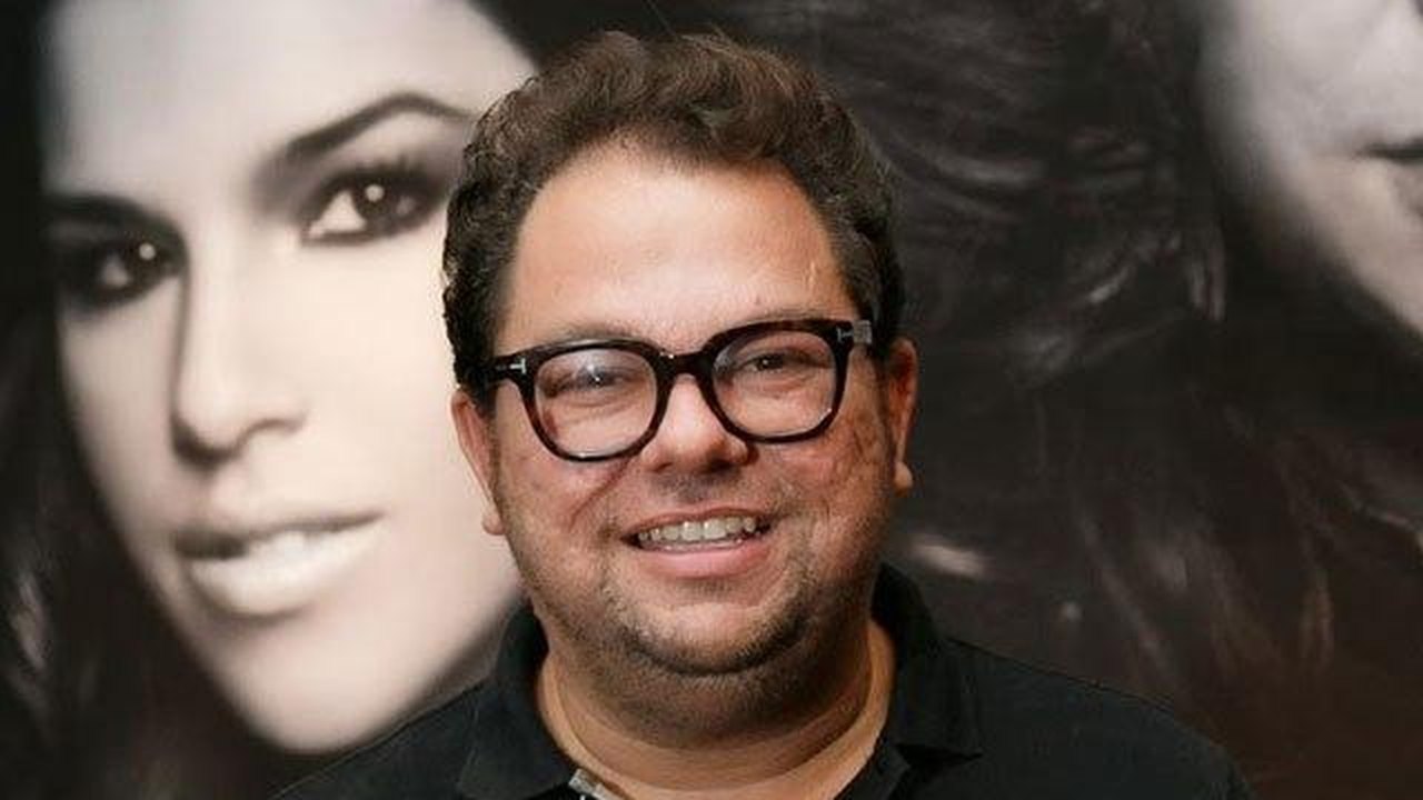 Maquiador queridinho das noivas lança kits de maquiagem com a MAC