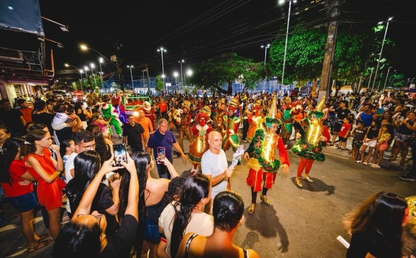Desfile do Natal de Todos Nós impulsiona geração de emprego e renda em Maceió