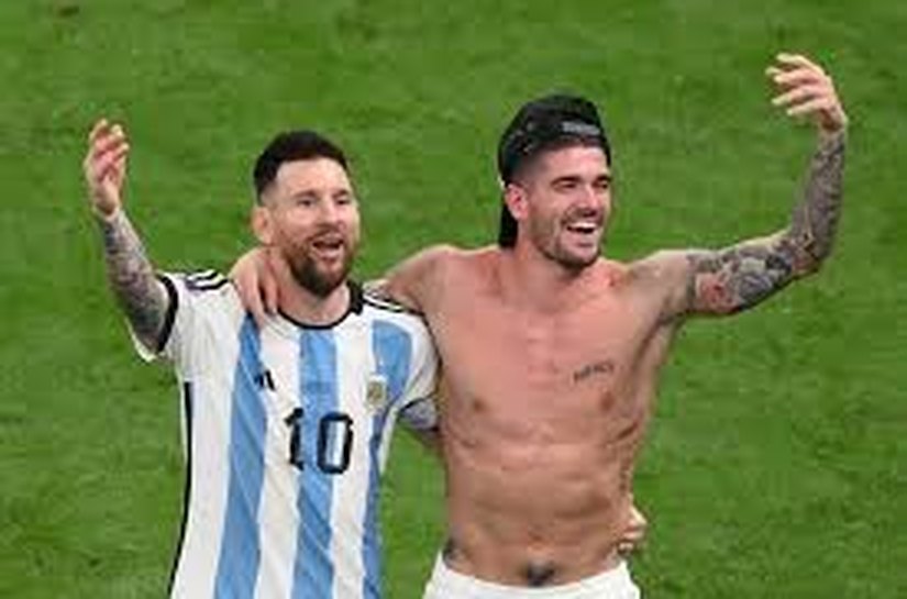 Dezenove anos após 'banho', Messi reencontra Yamal em final histórica