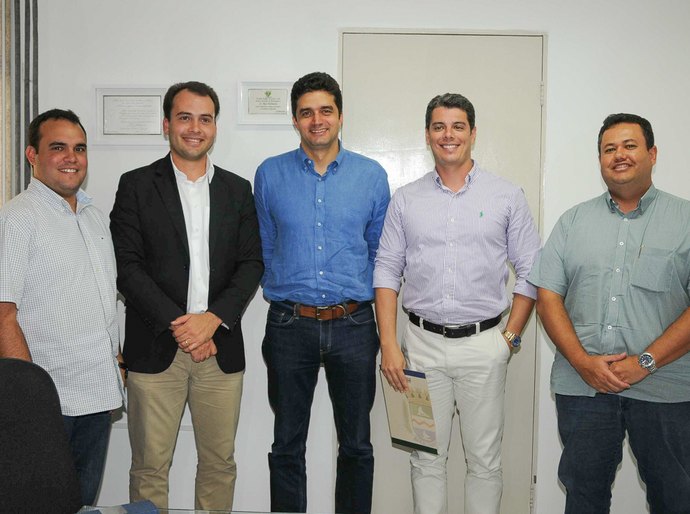 Rui Palmeira autoriza novo empreendimento hoteleiro em Maceió