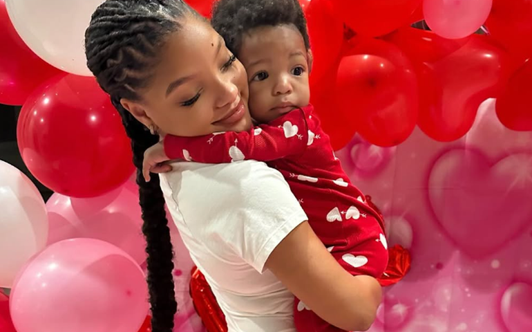 Filho de Halle Bailey reconhece mãe como Ariel em 'A Pequena Sereia'