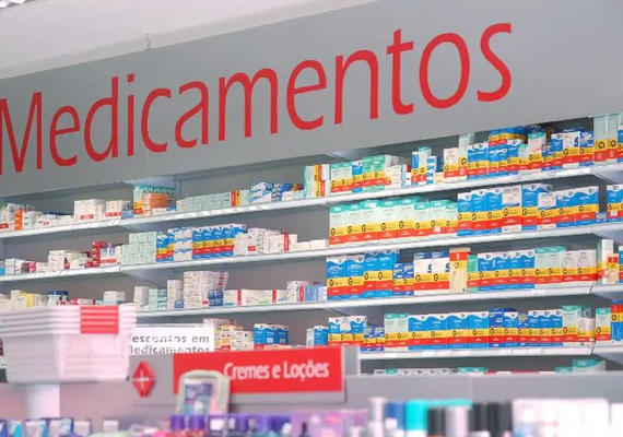 Resolução que autoriza farmacêuticos a prescrever medicamentos gera conflito entre Conselhos de Medicina e Farmácia
