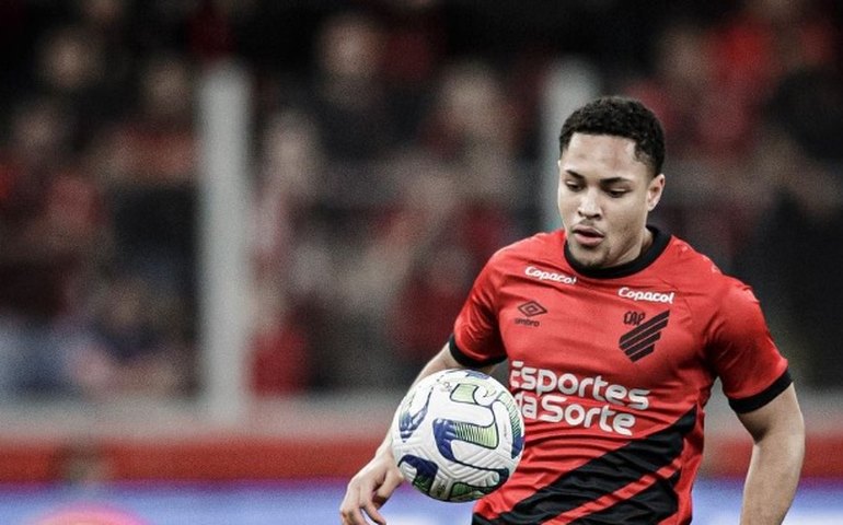 Barcelona acerta contratação de Vitor Roque, do Athletico-PR, por R$ 209,7 milhões, diz jornal
