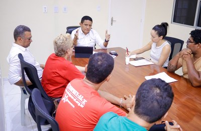 Prefeitura de Palmeira e Sindprev discutem demanda das áreas de Saúde e Assistência Social