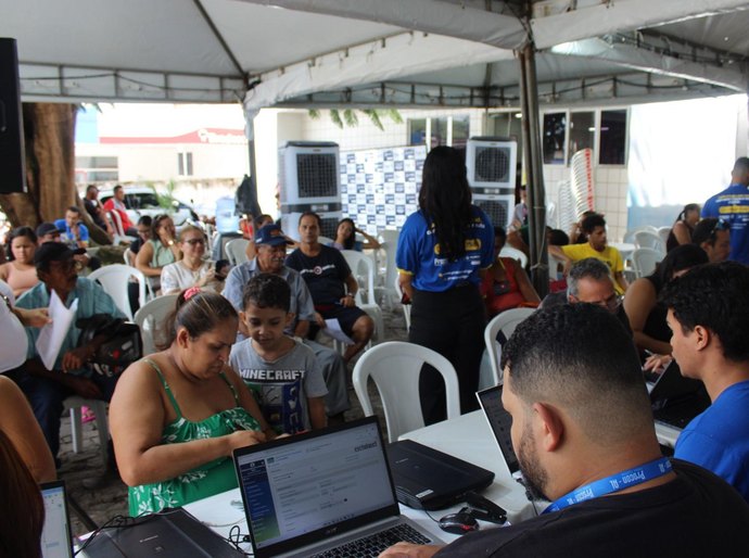 Procon na Rua leva atendimento e orientação aos consumidores de Santa Luzia do Norte