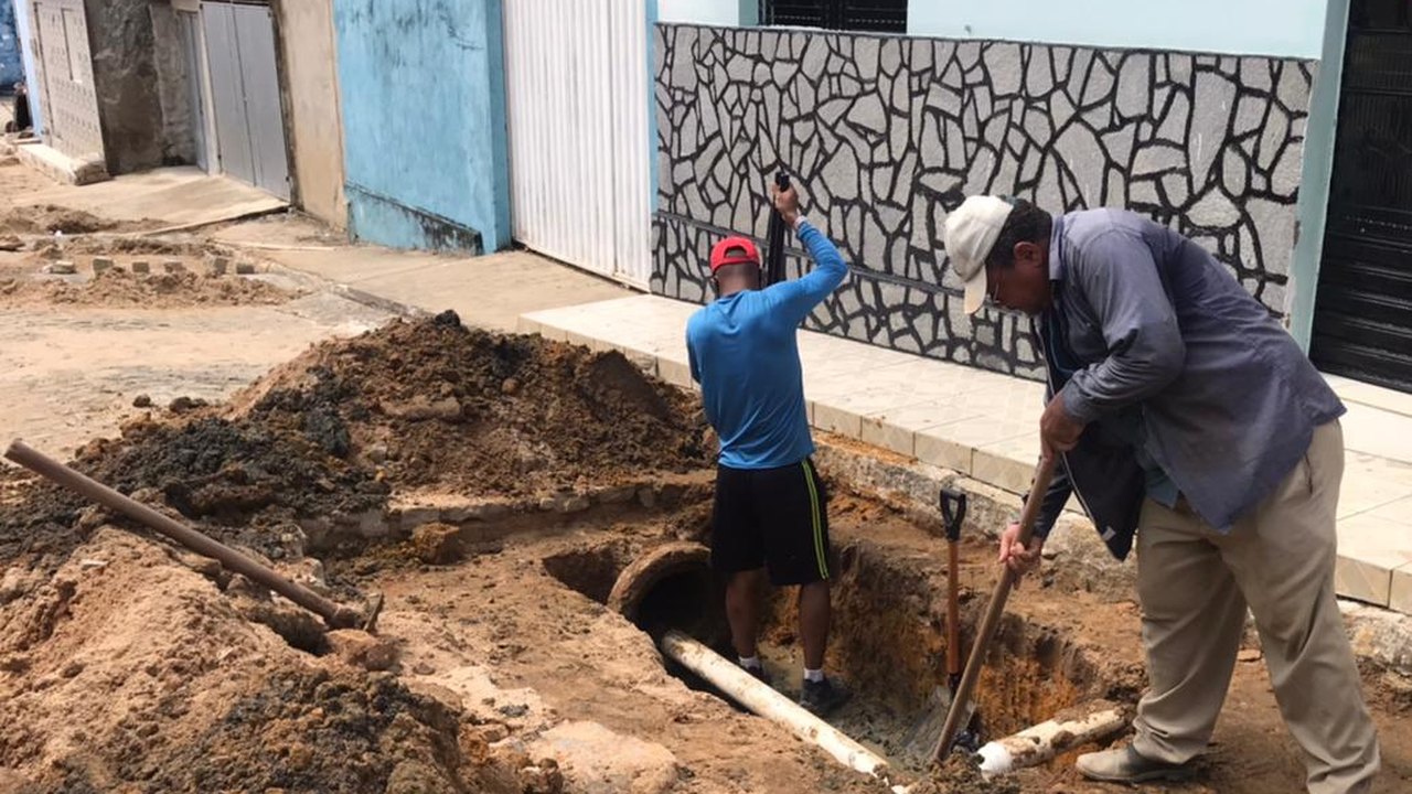 Infraestrutura de Branquinha inicia mutirão de serviços para recuperação de ruas
