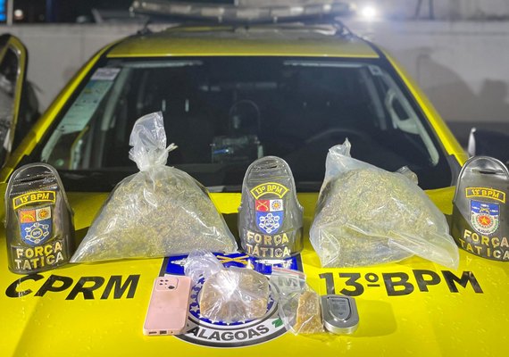 Polícia apreende mais de 2 kg de drogas no Antares; suspeito seria gerente do tráfico no Jacintinho