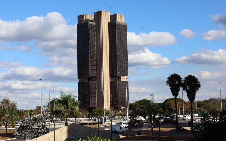 Banco Central inicia ciclo de queda e reduz Selic para 14,75% ao ano