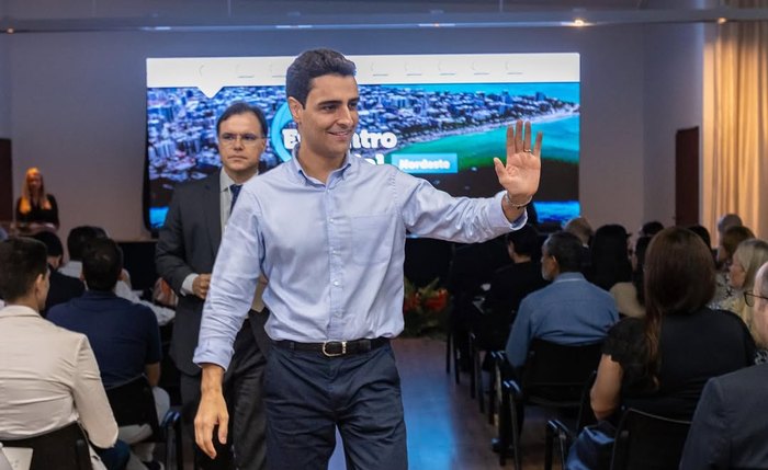JHC tem menos alternativas partidárias para disputar o Governo de Alagoas ou uma vaga no Senado JHC tem menos alternativas partidárias para disputar o Governo de Alagoas ou uma vaga no Senado