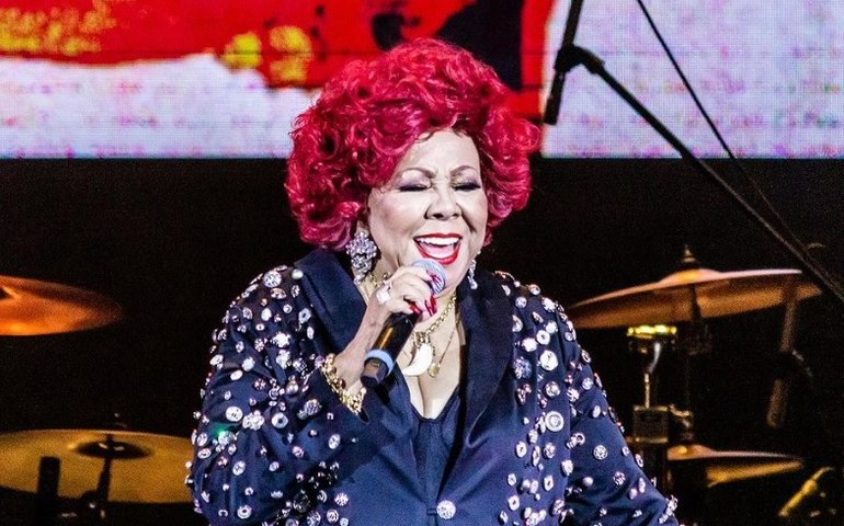 Alcione faz participação surpresa em roda de samba LGBTQIA+ no Rio
