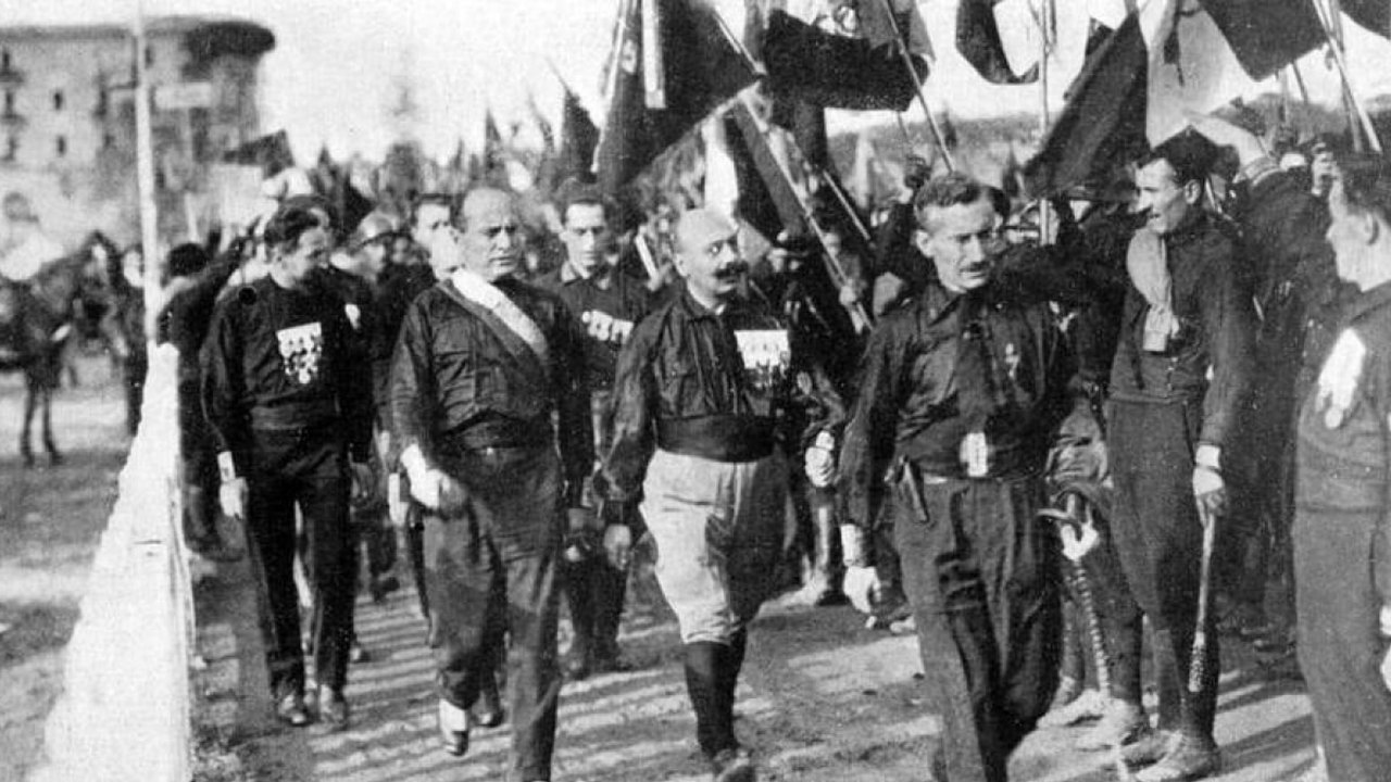 Segunda parte da biografia do ditador Mussolini retrata a ascensão do Fascismo