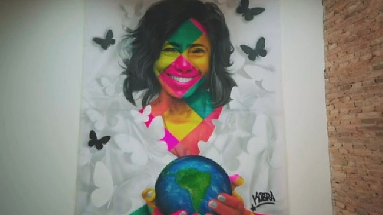 Glória Maria é homenageada por Eduardo Kobra com mural em museu no Rio