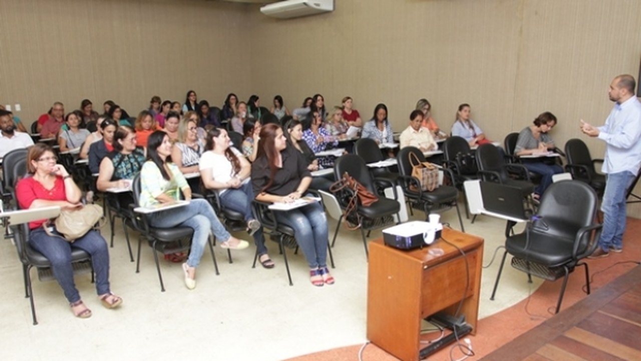 Secretaria da Educação promove debate sobre déficit de atenção com escolas privadas