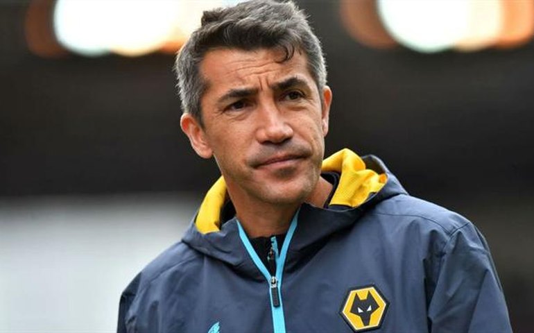 Técnico do Botafogo põe cargo à disposição após derrota para Flamengo