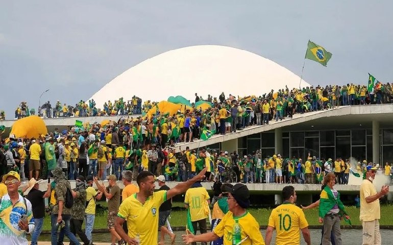 Trinta e cinco presos em atos golpistas disputaram eleições