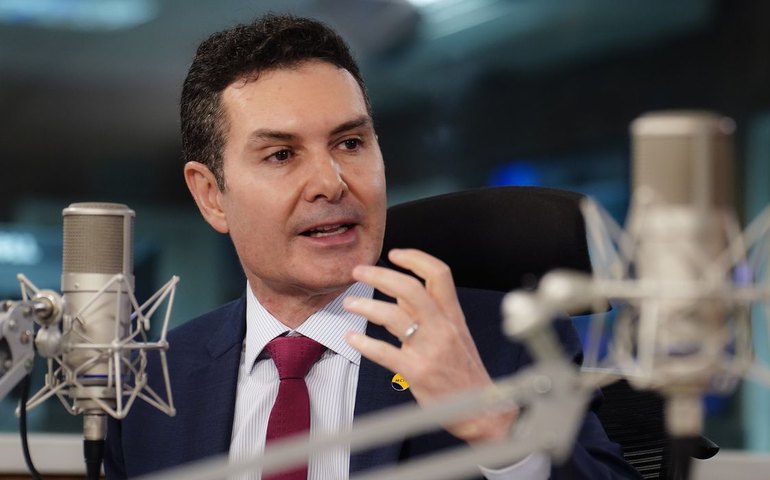 Minha Casa, Minha Vida supera meta de contratos em 2024, diz ministro