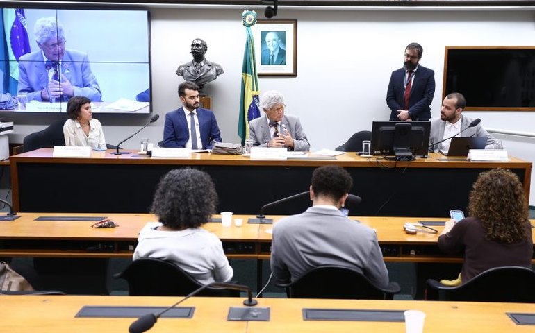 Especialistas defendem regulamentação da publicidade sobre sustentabilidade ambiental