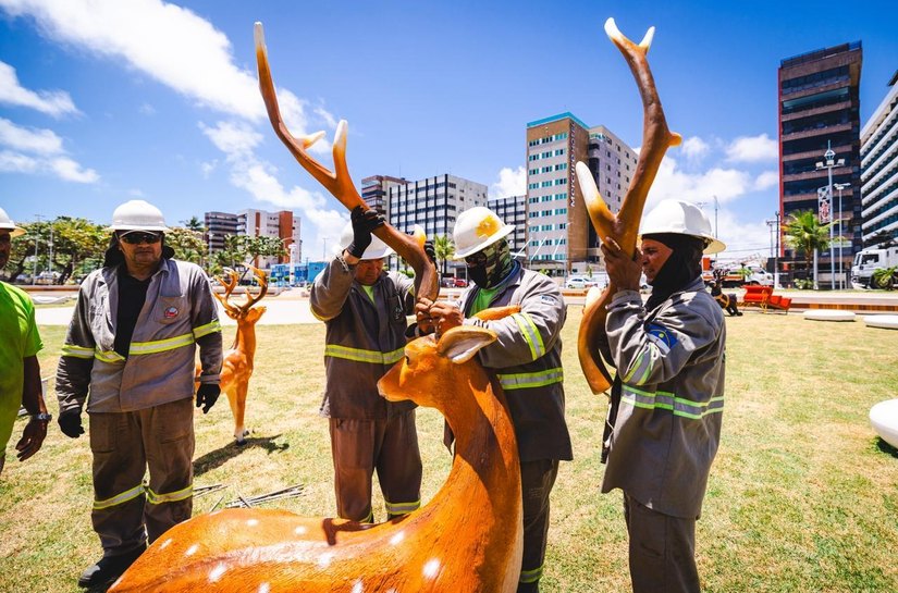 Ornamentação natalina é alvo de vandalismo  em Maceió