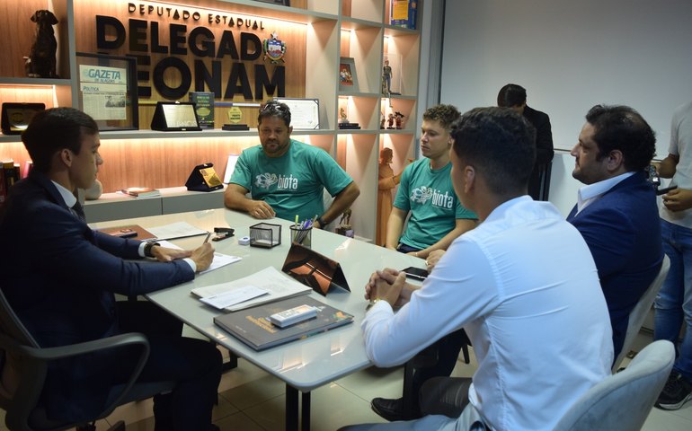 Deputado acompanha investigação sobre morte de elefante-marinho em Alagoas