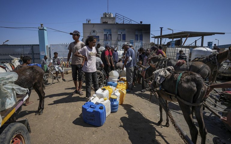 Mídia: mercado negro de ajuda em Gaza expõe risco mortal e falhas na distribuição de ajuda
