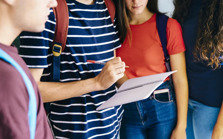 Primeiro boletim do ano: o que os resultados realmente dizem sobre o seu filho